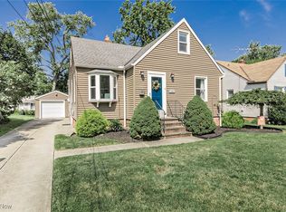 1348 Churchill Rd, Lyndhurst, OH 44124