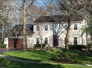 836 Woodbine Ct, Naperville, IL 60540