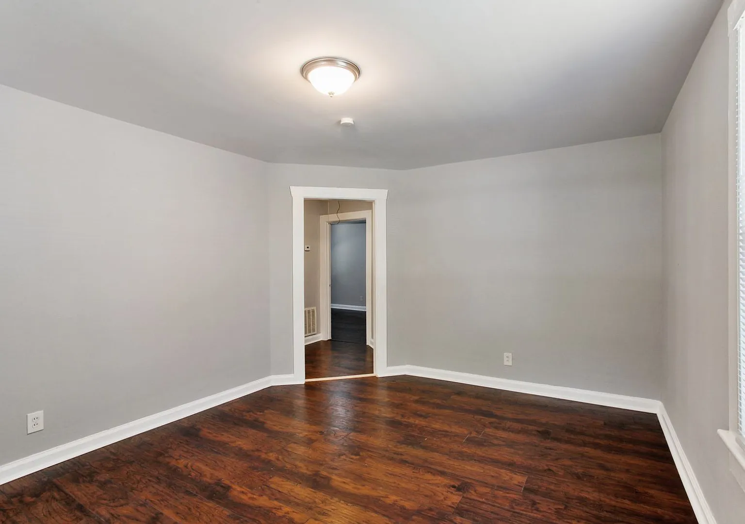 Large 4BR/2BA Home Walking Distance to Daffin Park — Photo 4