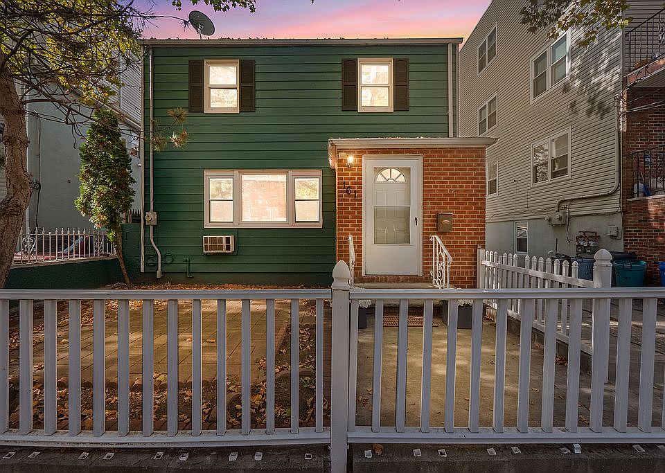 1st image of 161 Winfield Ave
