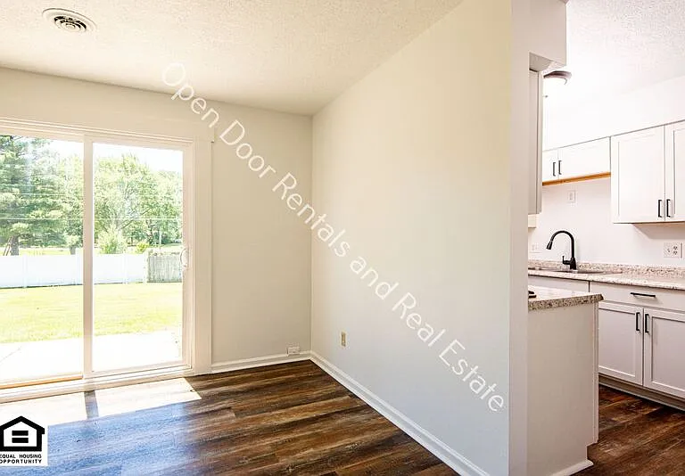 5214 Vermont Ln — Photo 6