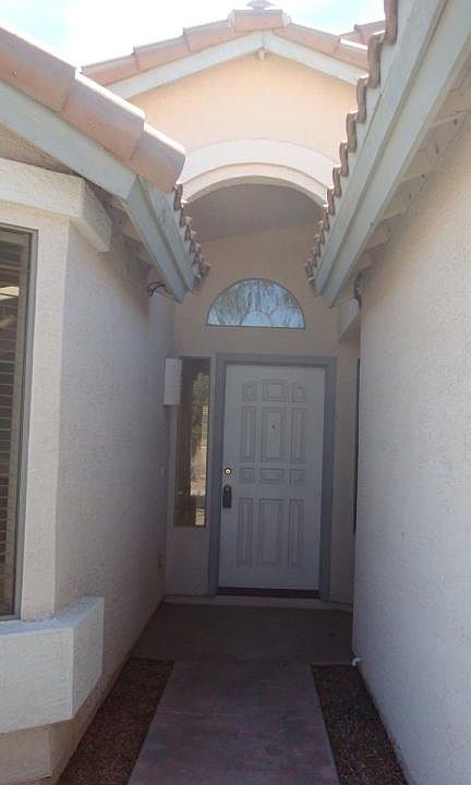 1st image of 561 E Cantebria Dr