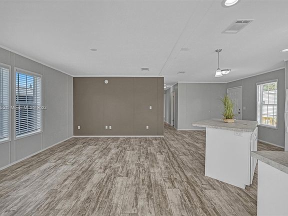 3rd image of 3041 Cove Dr
