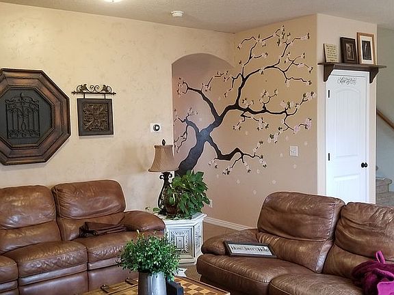 4th image of 706 W Aspen Hills Blvd