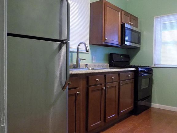 3rd image of 3925 Colborne Rd