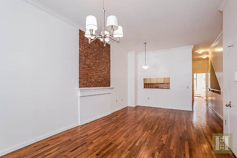 1st image of 32 W 126th St
