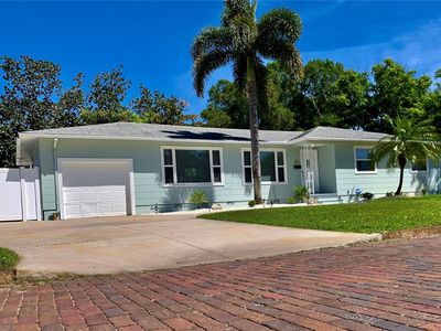 201 61st St N, Saint Petersburg, FL, 33710