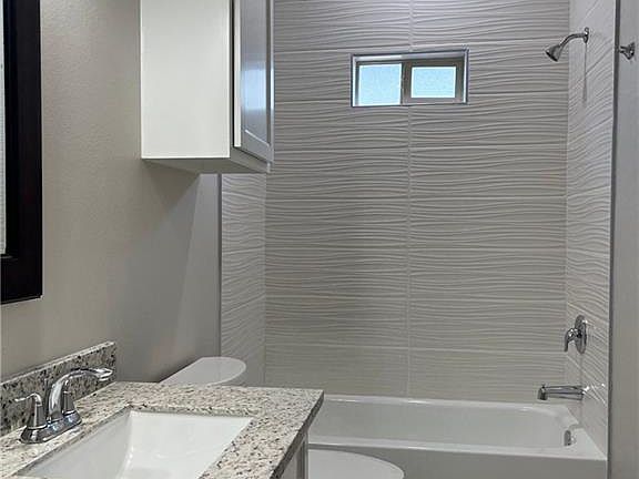 5th image of 5609 Sandpiper Ave #3