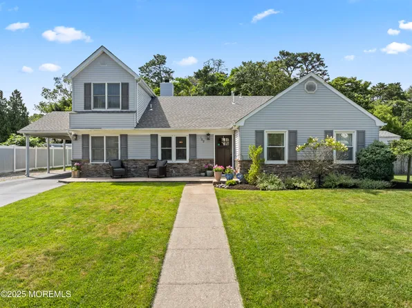 102 Oak Glen Road, Toms River, NJ 08753