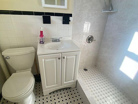 3rd image of 8620 139th St Floor 2