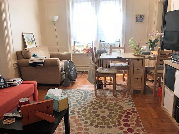 2nd image of 302 Eastern Pkwy APT 4D