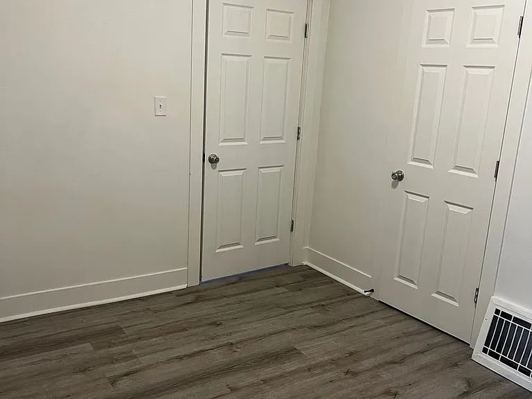 2223 Douglas St — Photo 14