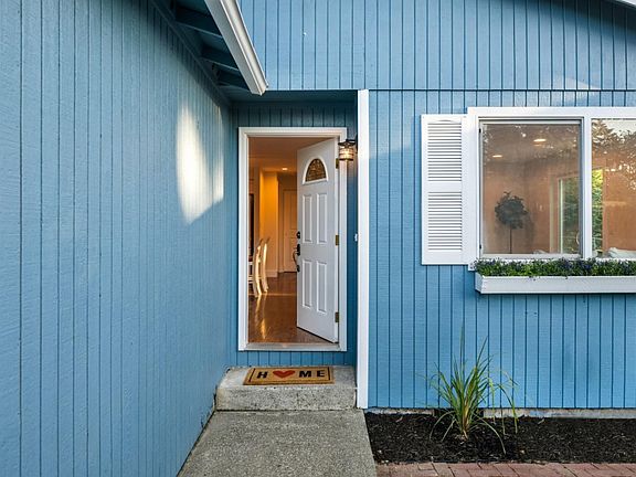4th image of 3505 Autumnwood Ct SE #3505