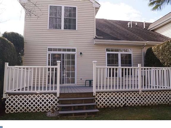 3rd image of 120 Victoria Falls Ln