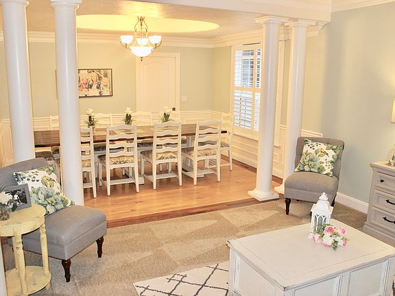 Formal Dining
