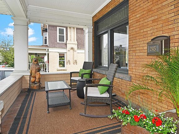 3rd image of 245 Grand St