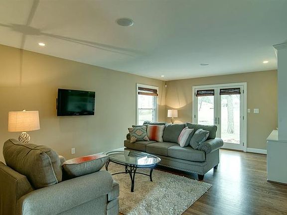 2nd image of 740 Brownlee Dr