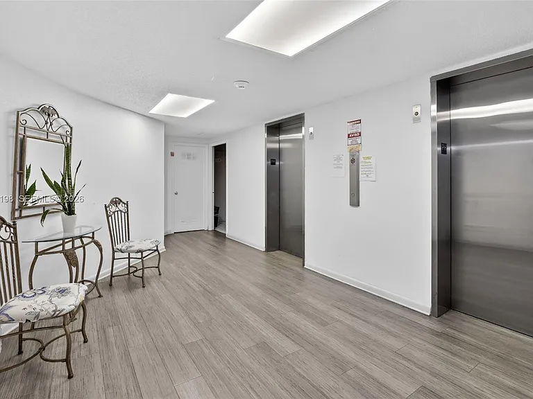 1817 S Ocean Dr #Penthouse 19 — Photo 26