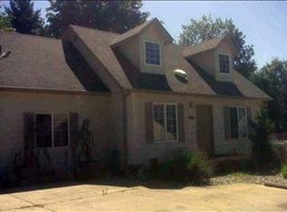 755 NE 12th St, Grants Pass, OR 97526