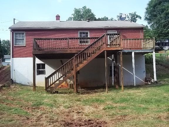 2nd image of 127 Forest Ln