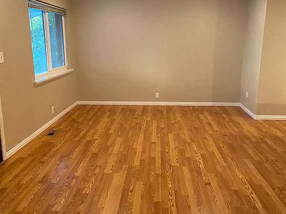 3rd image of 576 Idaho Ave #1