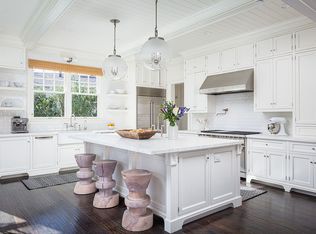 445 Walnut Pl, Costa Mesa, CA 92627