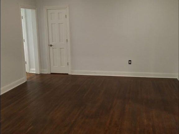 4th image of 80 W Grand St APT D3