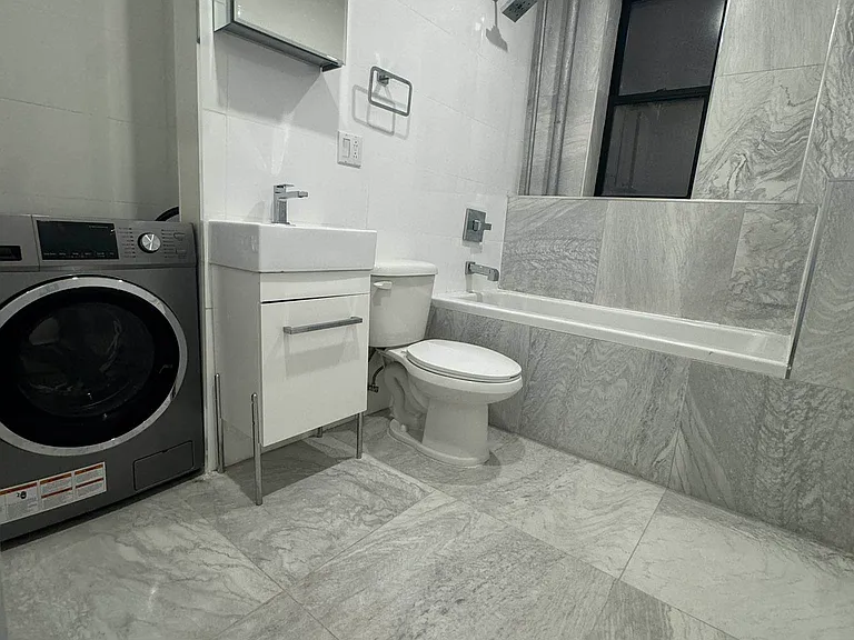 24 Rogers Ave #3H — Photo 5
