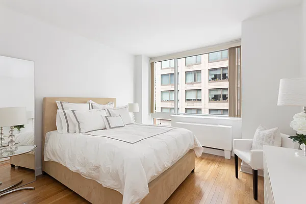 Rented by Douglas Elliman | media 17