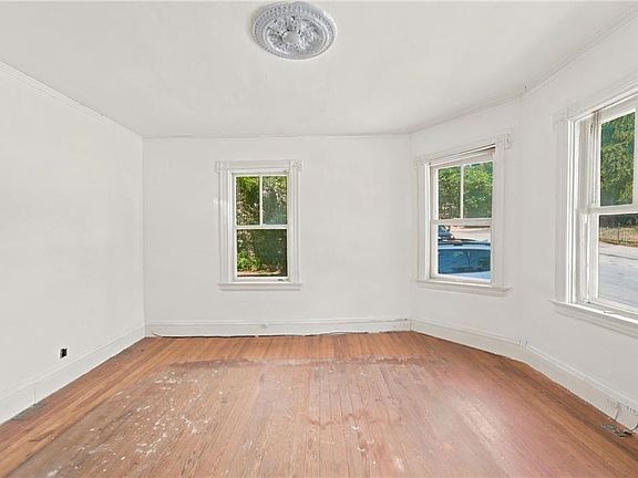 3rd image of 355-357 Williams St