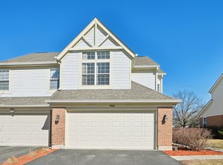 76 Ione Dr Unit D, South Elgin, IL 60177