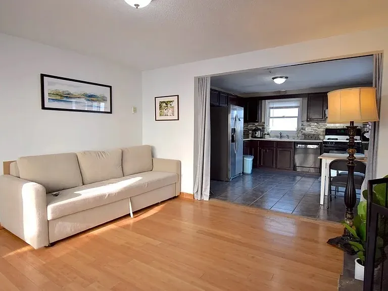 81 Francis St — Photo 2
