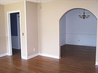 3rd image of 122 Bel Aire Cir