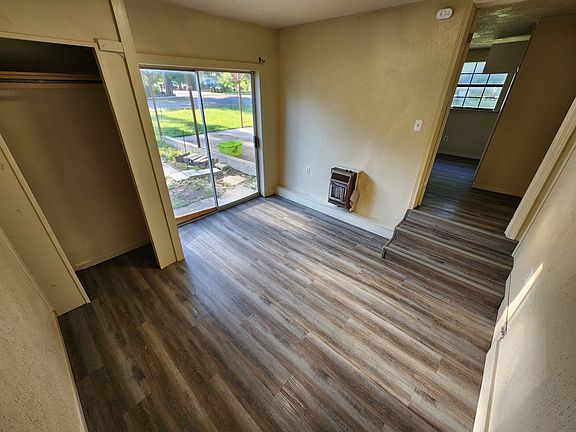 5th image of 902 W 14th St