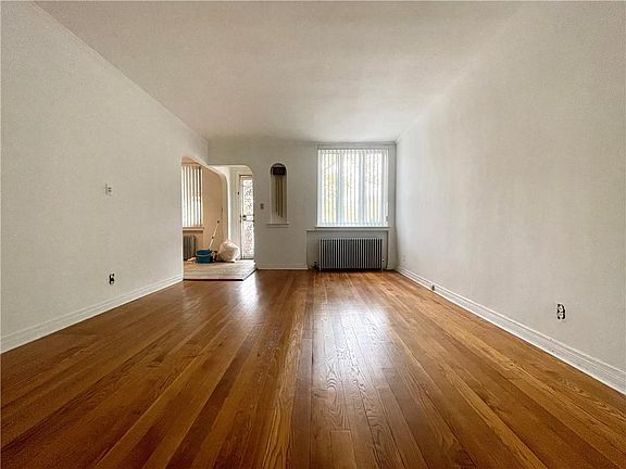3rd image of 270 Bay 22nd St