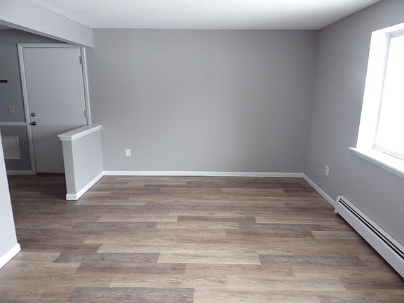 3rd image of 5402 Electric Ave #1