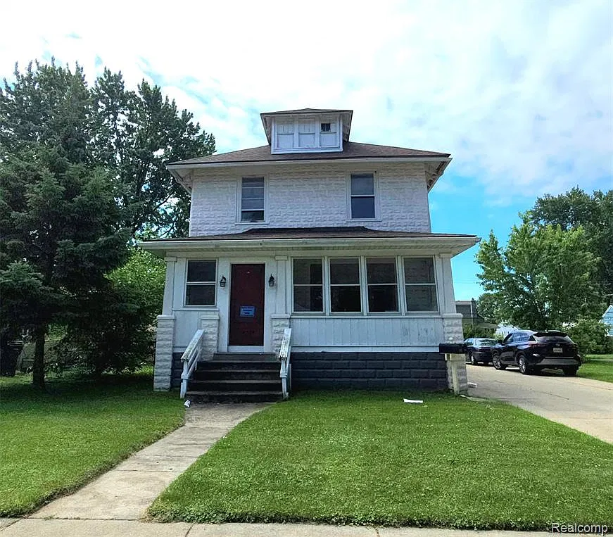 3 bed, 1200 sqft, $1,100 — Photo 1