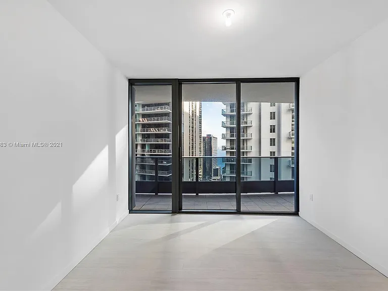 Brickell Plz — Photo 9