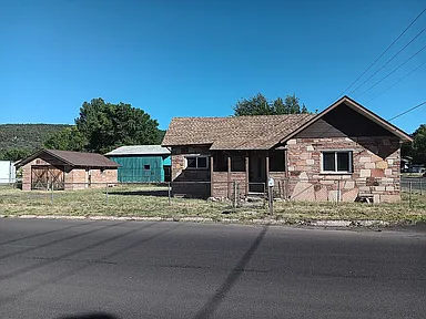 102 E Edison Ave — exterior photo