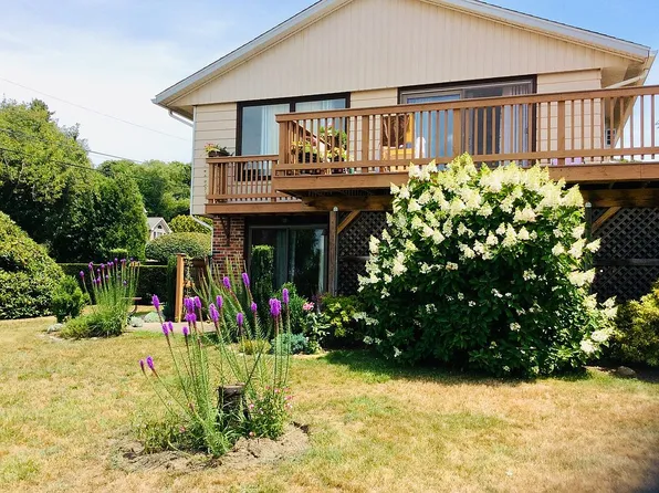 261 Capstan St, Jamestown, RI 02835