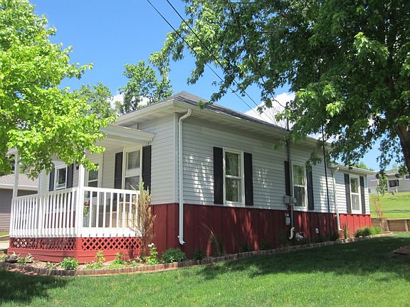 3rd image of 218 N Cherry St