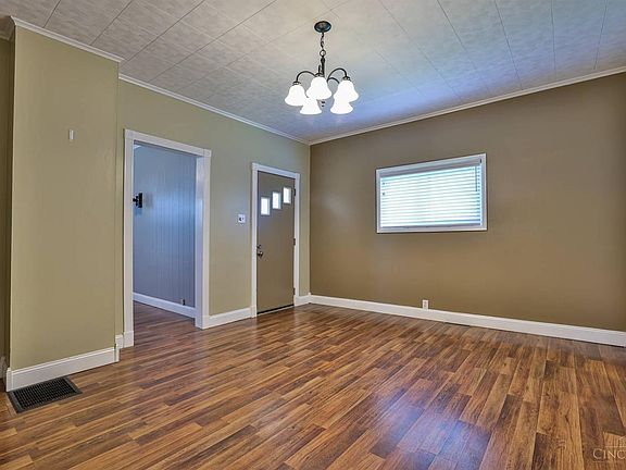 4th image of 435 Hanna Ave