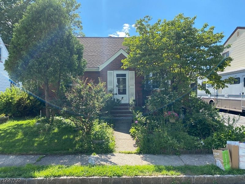 1st image of 303 Fairway Ave