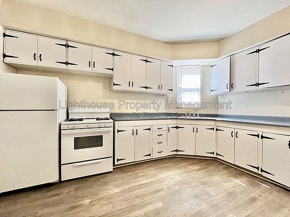 3rd image of 1133 3rd St APT 3