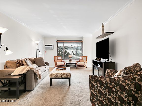 5th image of 1382 Ocean Avenue #B11