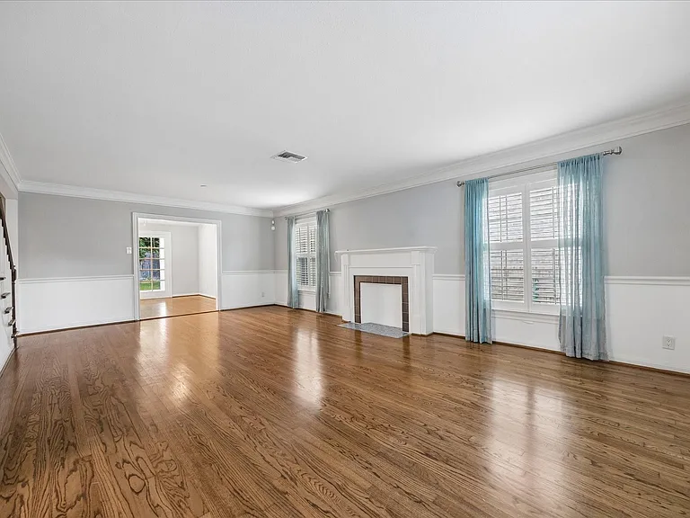 2316 Wordsworth St — Photo 3