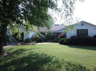1621 S River St, Carthage, MO 64836