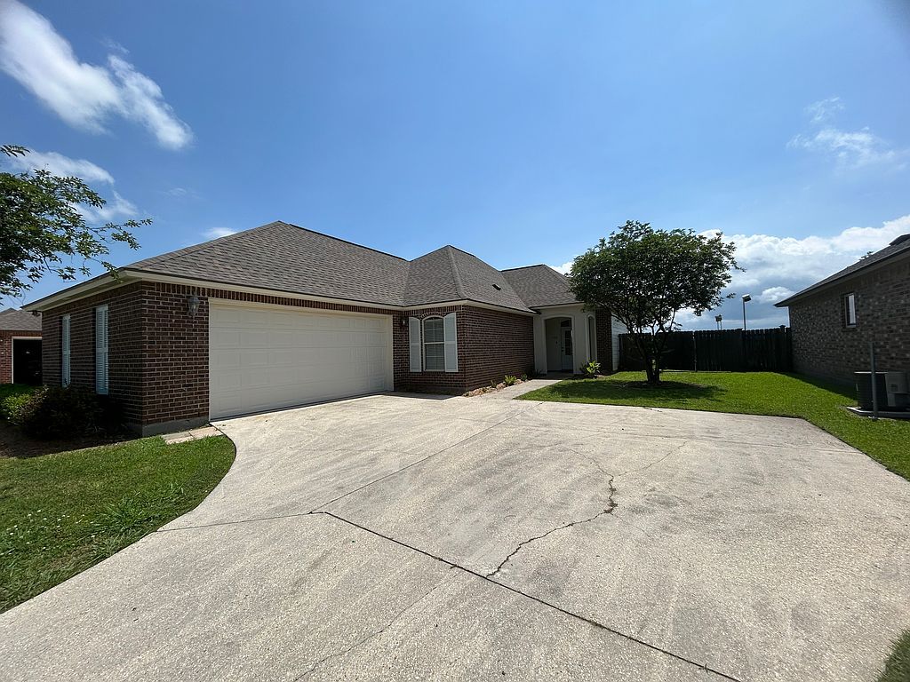122 Lake Olivia Dr - Property Image