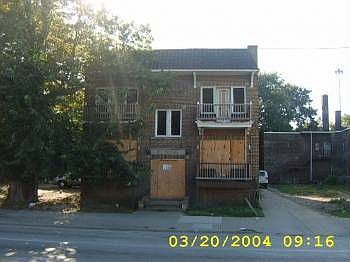 4th image of 3520 E 116th St