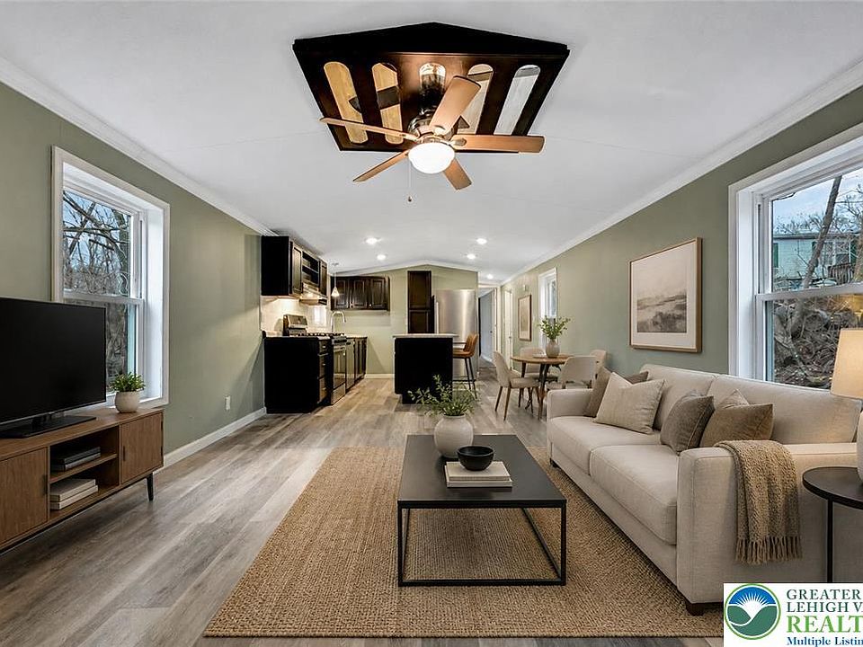 1st image of 2606 Oakwood Ct